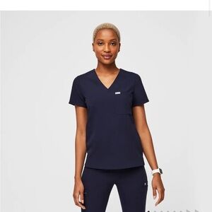 Figs Scrubs Navy Blue Fitted Short Sleeve Top (one pocket)
